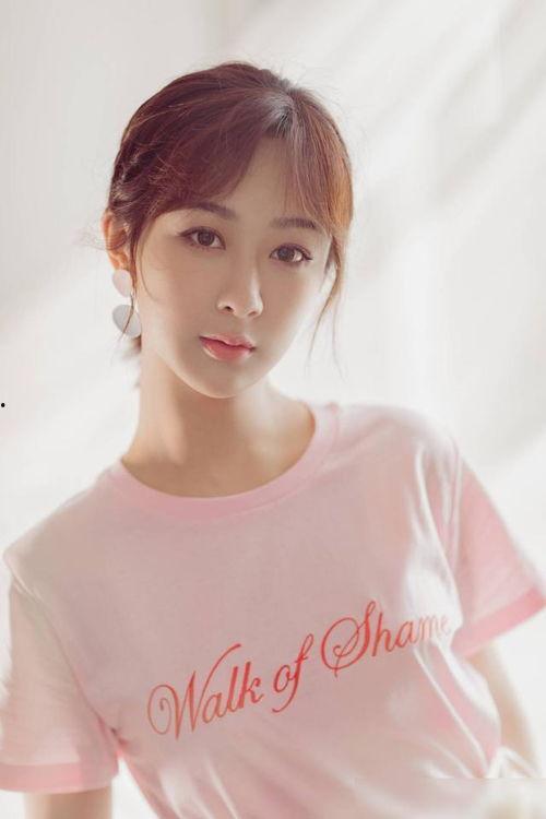 娱乐圈爆料杨紫赵丽颖,娱乐圈的璀璨双星，揭秘幕后故事